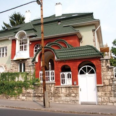 Apple-Tree-Pic_building